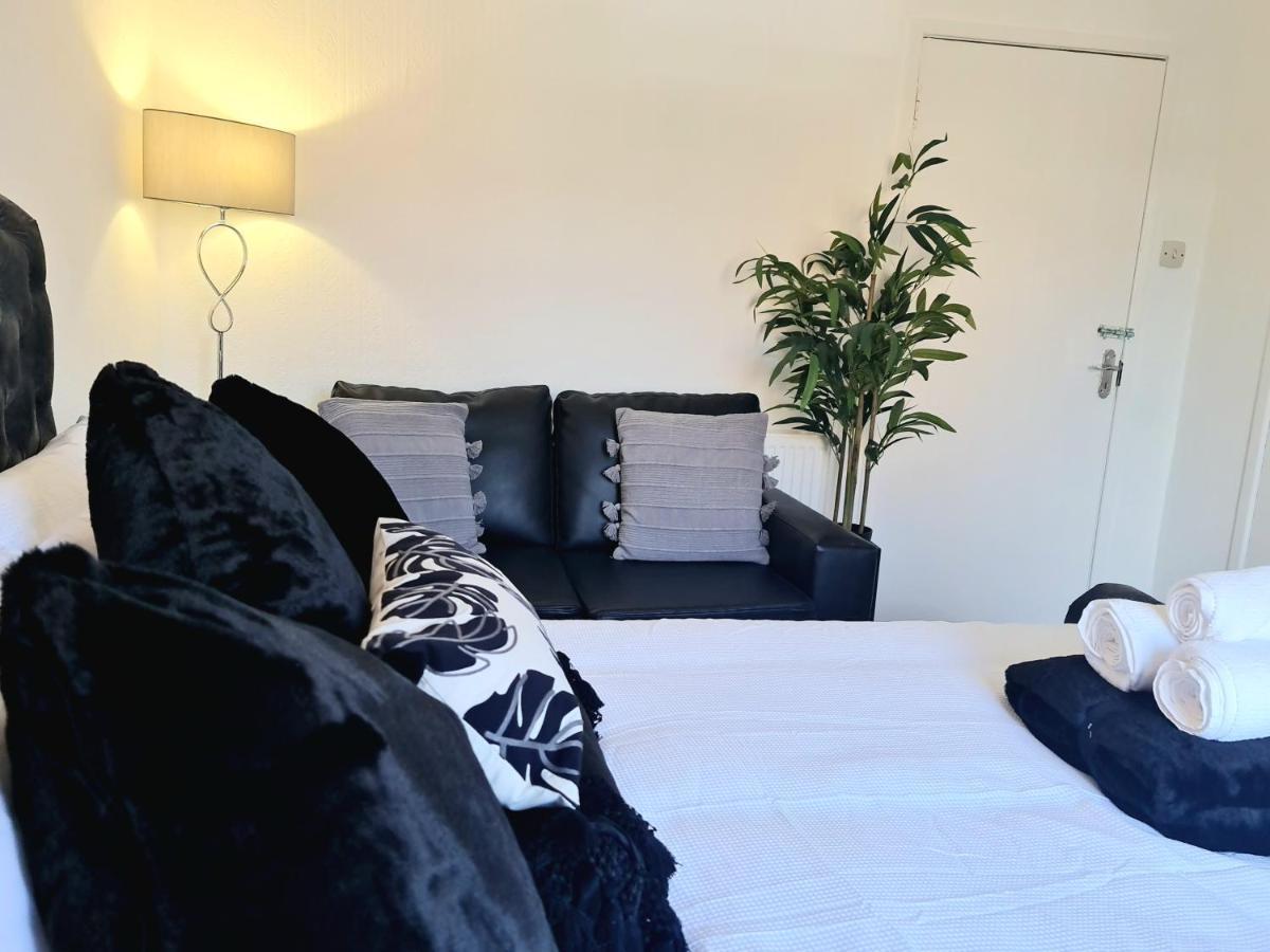 Immaculate 3-Bedrooms Dundee Apartment Buitenkant foto