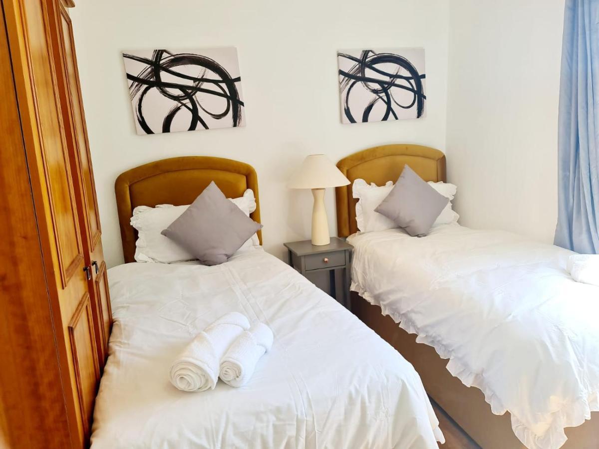 Immaculate 3-Bedrooms Dundee Apartment Buitenkant foto