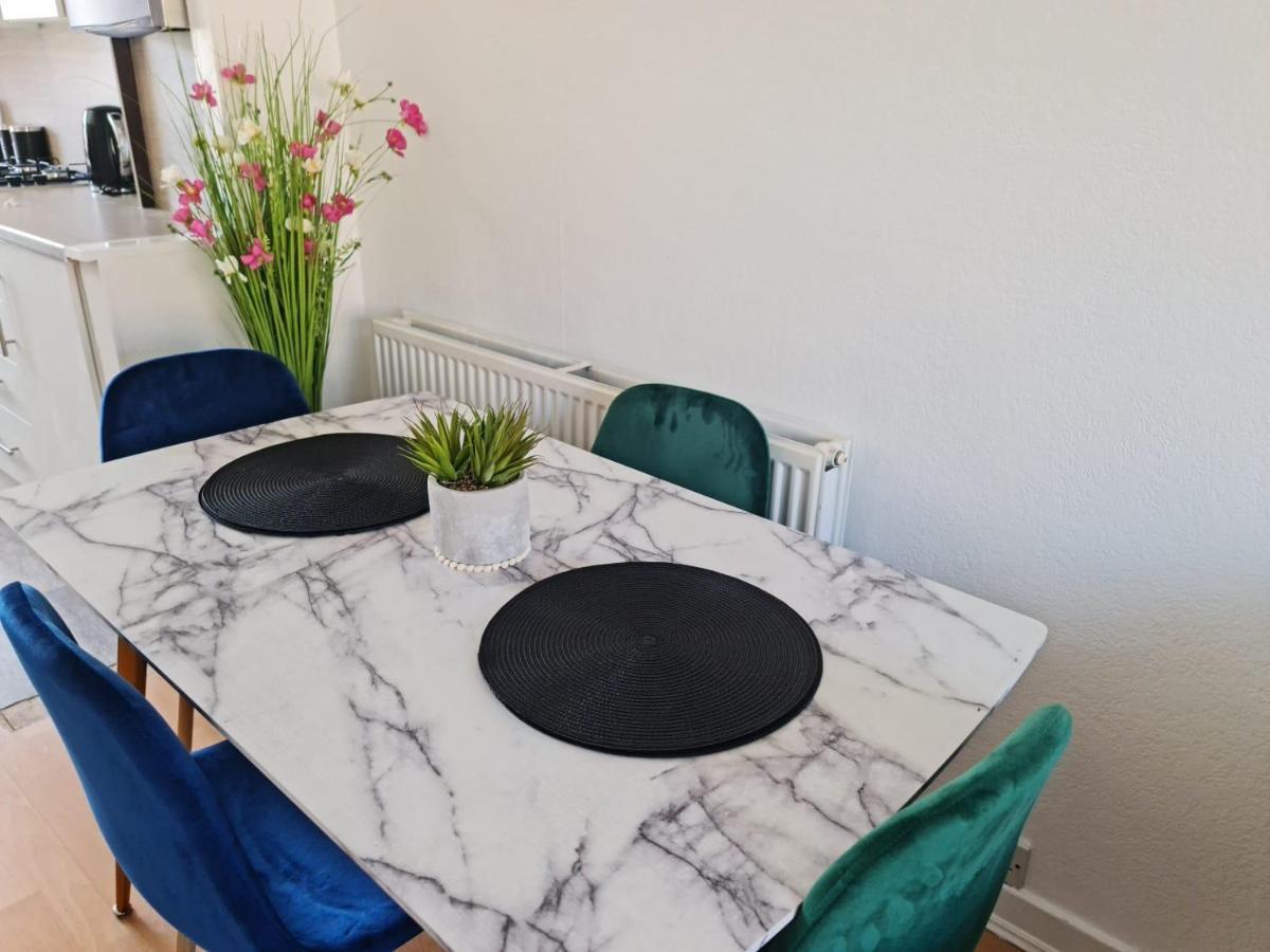 Immaculate 3-Bedrooms Dundee Apartment Buitenkant foto